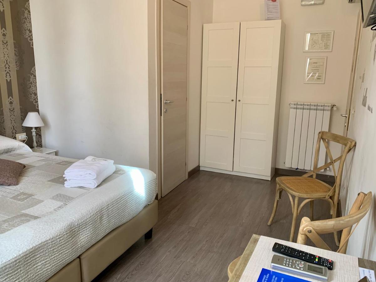Guest House Casa Vicenza Рим Екстериор снимка