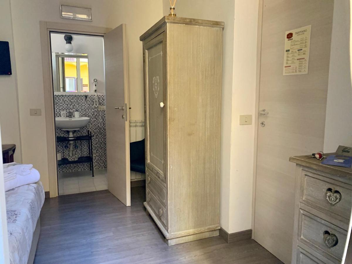 Guest House Casa Vicenza Рим Екстериор снимка