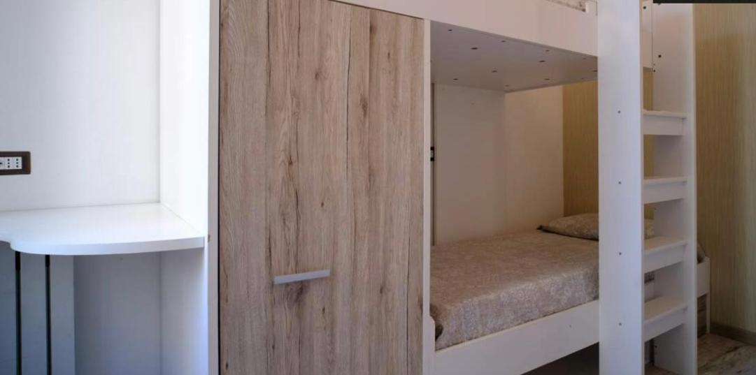 Guest House Casa Vicenza Рим Екстериор снимка